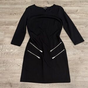 Elegant Black Dress with Zipper Accents